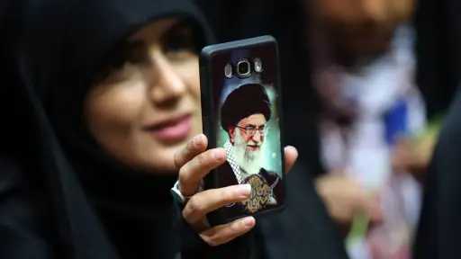 Apple alerted Iranians to iPhone...