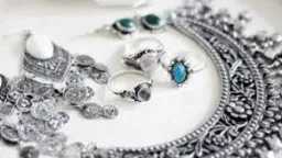 Egyptian Silver Prices Stabilize with...